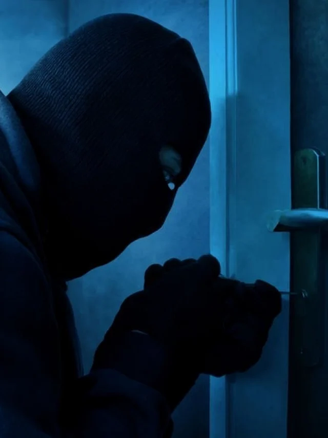 5 Ways to Keep Your Home Safe from Burglars This Holiday Season
