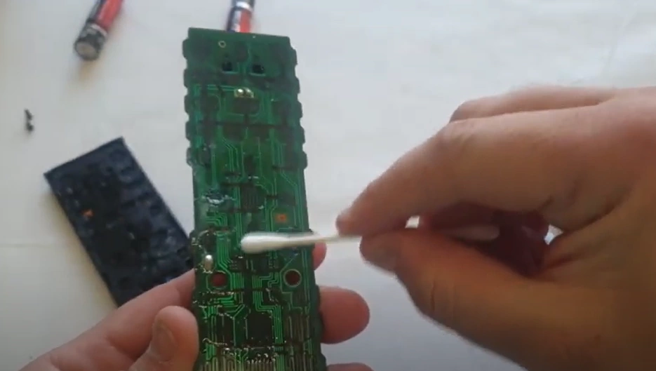 Cleaning the circuit board and button contacts of lg remote