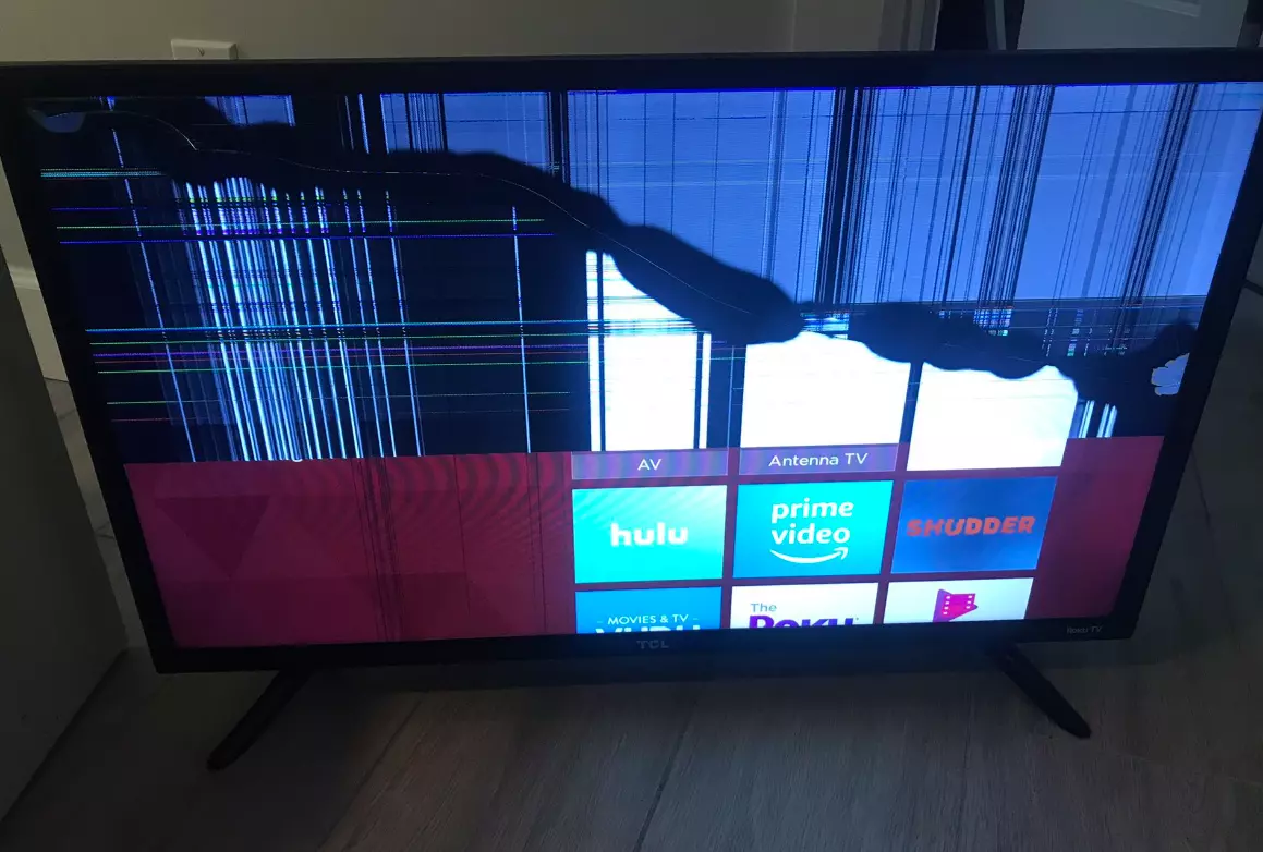 How to Deal with a TV Screen That Looks Cracked But Isn't Really